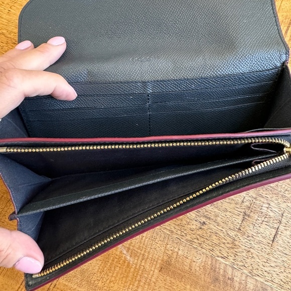 COACH Signature C Accordian wallet.  Faux Alligator trim. Excellent condition. - Picture 6 of 10